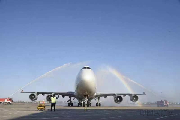 南通机场以水门迎接完成首航的全货机-南通机场供图10