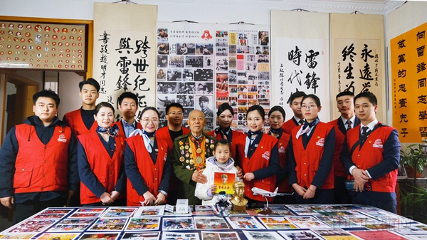 走近赵明才老爷爷 聆听雷锋的故事12