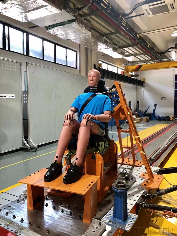 GA20相关部件接收“应急着陆动态冲击试验”-冠一通飞供图2