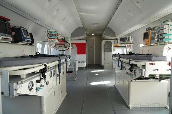 ARJ21医疗机内饰-王脊梁摄3