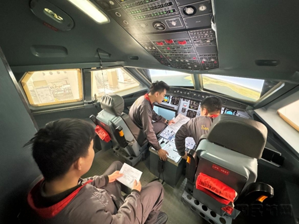 天津航空顺利通过民航局机组资源管理(CRM)训练合格审定6771