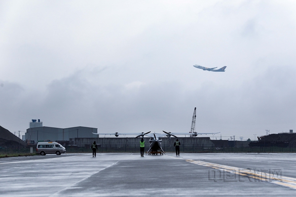 Neo 峰飞V2000CG完成浦东国际机场特许飞行-2-峰飞航空科技供图1