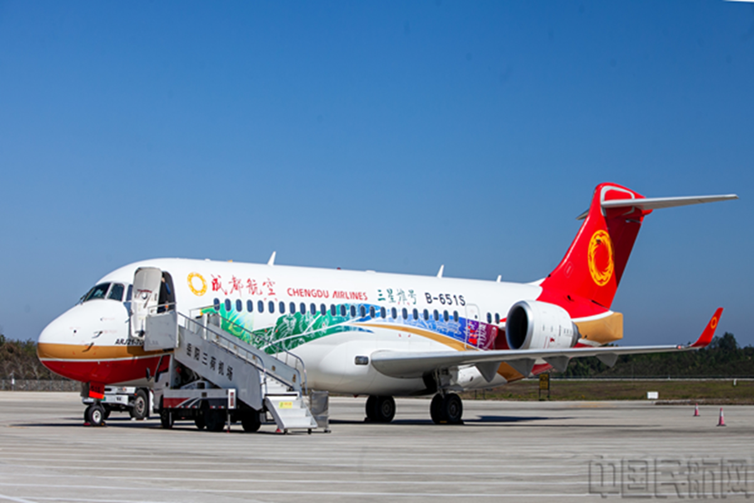 成都航空国产民机“三星堆号”首飞-中国民航网 成都航空国产民机“三星堆号”首飞-中国民航网