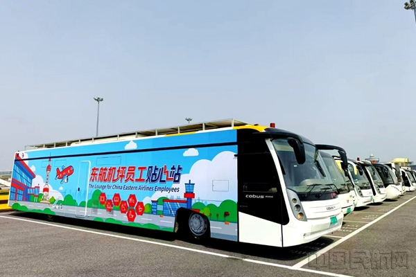 “贴心站”由新能源摆渡车改造而成-祝镜骐、宁佳骏摄2