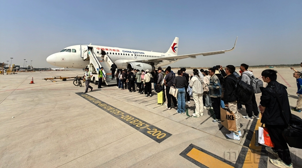 东航西北五一034