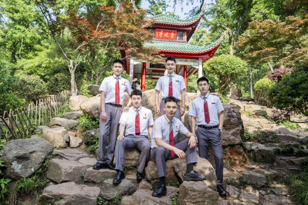 “云潇”乘务示范组宣传照2