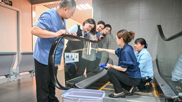 虹桥机场的国内首个实操型保洁人员培训基地-善见摄