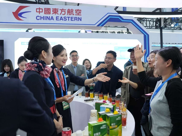 东航为参加活动的观众设计互动环节-东航江西分公司供图