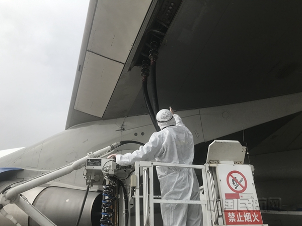 南昌航空加油站保障外航航班2_副本.jpg 南昌航空加油站保障外航航班2_副本.jpg