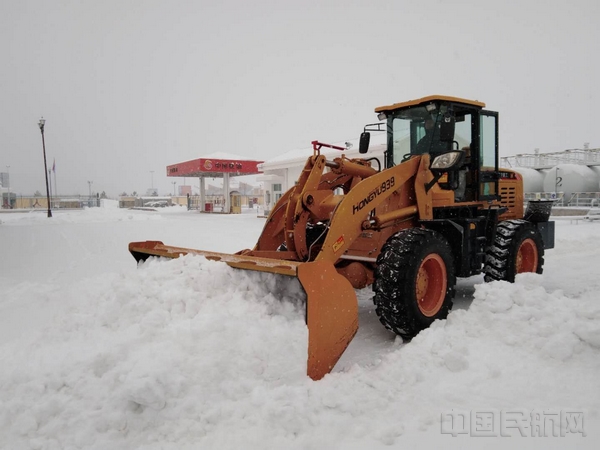 中国航油内蒙古以“雪”为令　积极部署冬季保障工作2：吴博摄.jpg