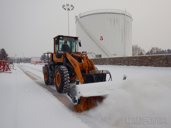 东北公司“一盘棋”战疫情抗风雪保供油安全 (2).jpg