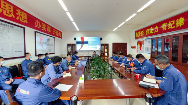广州航空加油站举办“粤立潮头·薪火相传”结对拜师仪式(张闯 摄)_副本.png 广州航空加油站举办“粤立潮头·薪火相传”结对拜师仪式(张闯 摄)_副本.png