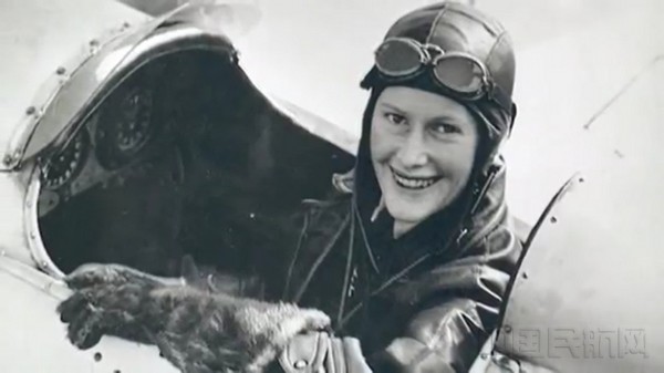 澳洲首位女性飞行员-南希_伯德_沃尔顿 Nancy-Bird Walton.jpg 澳洲首位女性飞行员-南希_伯德_沃尔顿 Nancy-Bird Walton.jpg