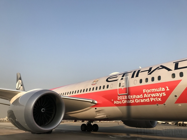阿提哈德航空F1涂装梦幻客机抵达北京首都机场_3.jpg