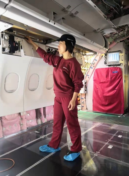 空客(天津)亚洲总装线地面测试工程师李新颖.jpg 空客(天津)亚洲总装线地面测试工程师李新颖.jpg