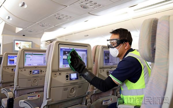 1 阿联酋航空为乘客提供安心保障.jpg 1 阿联酋航空为乘客提供安心保障.jpg