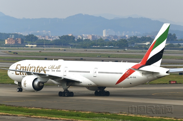 nEO_IMG_阿联酋航空首架复航中国内地航班飞抵广州 4