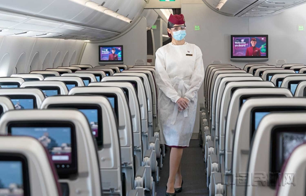 卡塔尔航空机组防护服_副本.jpg