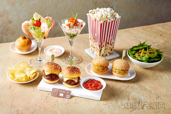 阿联酋航空投资超20亿美元升级乘客机上体验 - 头等舱“影院小吃”_副本.jpg