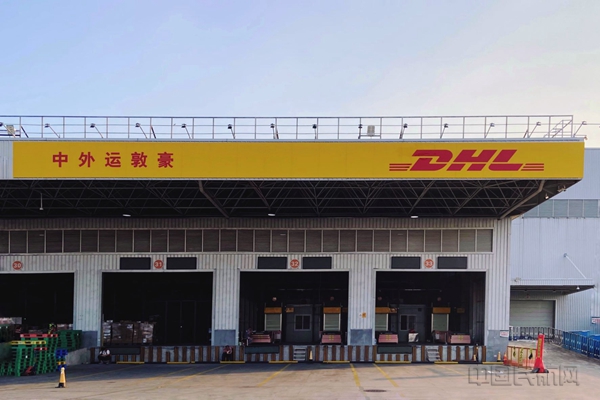 新闻图片(3):DHL快递在白云机场的航空快件收运区3