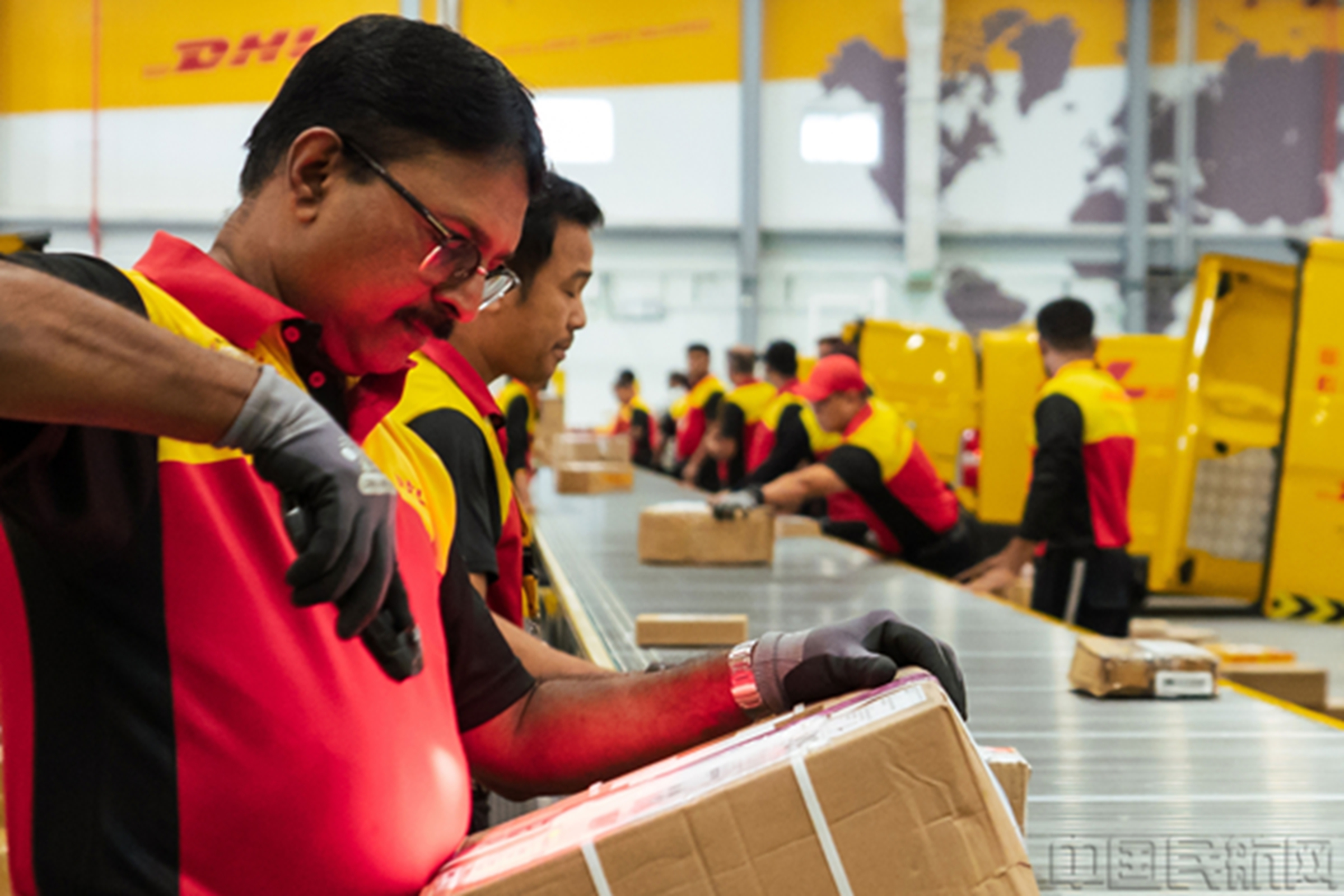 新闻图片(2):DHL快递位于迪拜的仓库