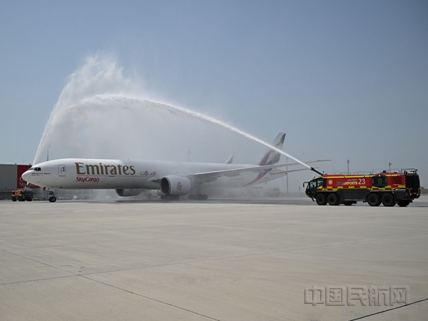 NEO阿联酋航空SkyCargo货运部启用波音777-300ER“客改货”新机型 1