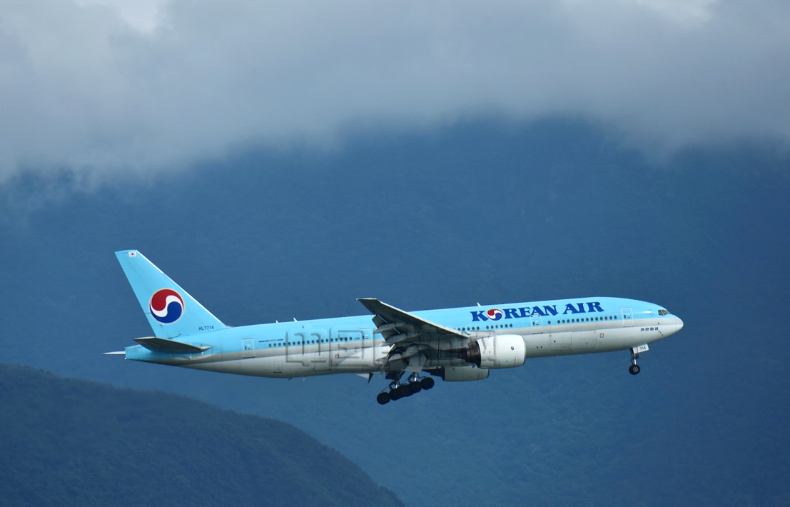 大韩航空B777-200*（李方虹/摄）