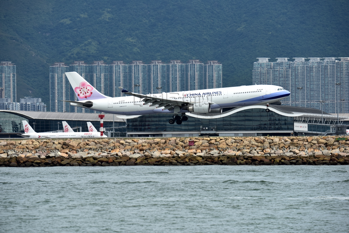 香港机场的港龙航空飞机