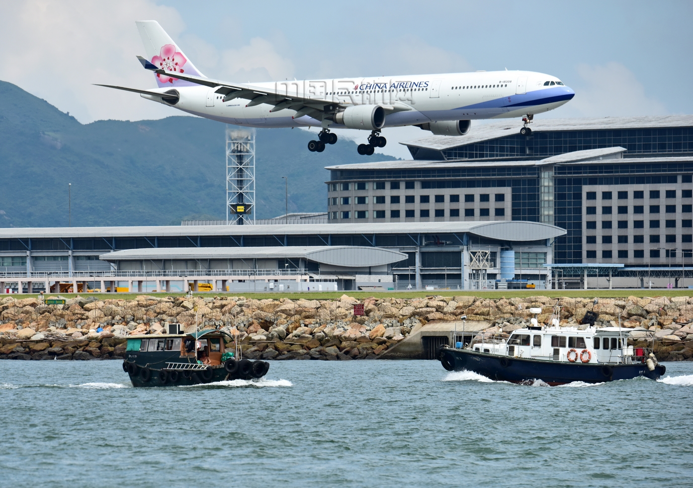 中华航空A330-300（李方虹/摄）