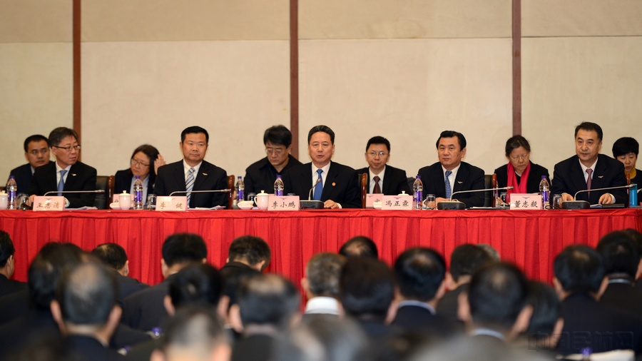 交通运输部部长李小鹏出席会议并讲话