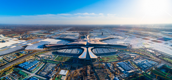 北京大兴国际机场跑道道面全面贯通(视频图)