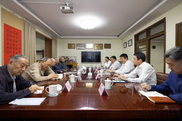 b8.jpg b8.jpg