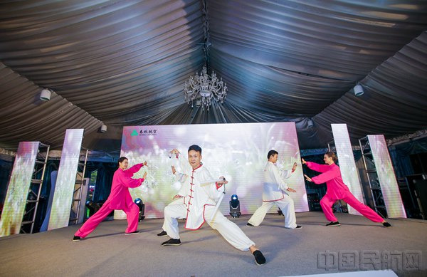 春秋员工在粉丝节上的太极表演_副本.jpg